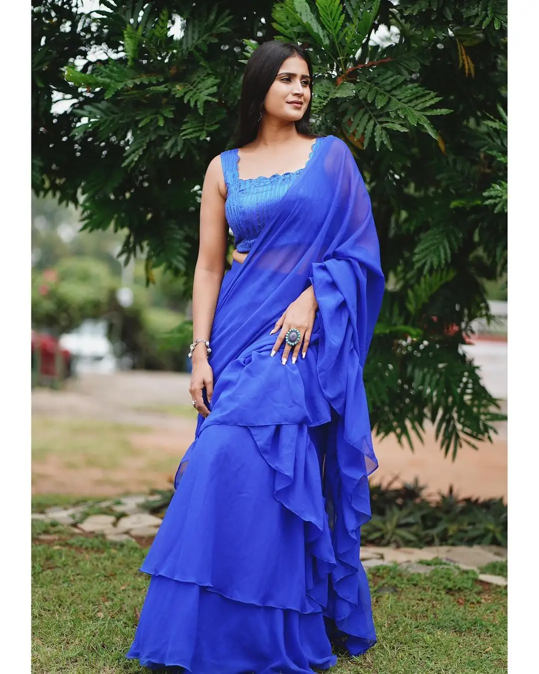 INDIAN GIRL KAVYA SHREE IN TRADITIONAL BLUE SAREE SLEEVELESS BLOUSE 7